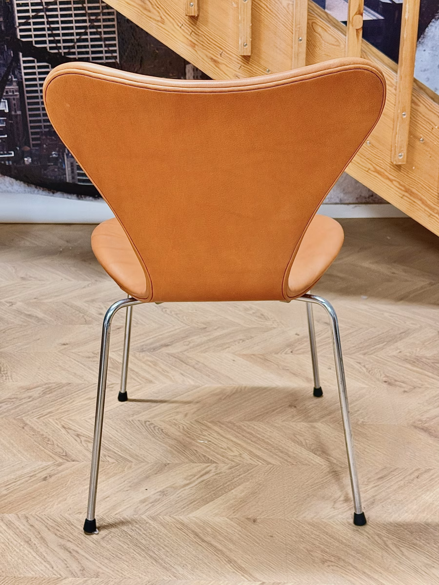 Omklädsel av Sjuan stol – ge en designklassiker nytt liv 3 IMG 8549